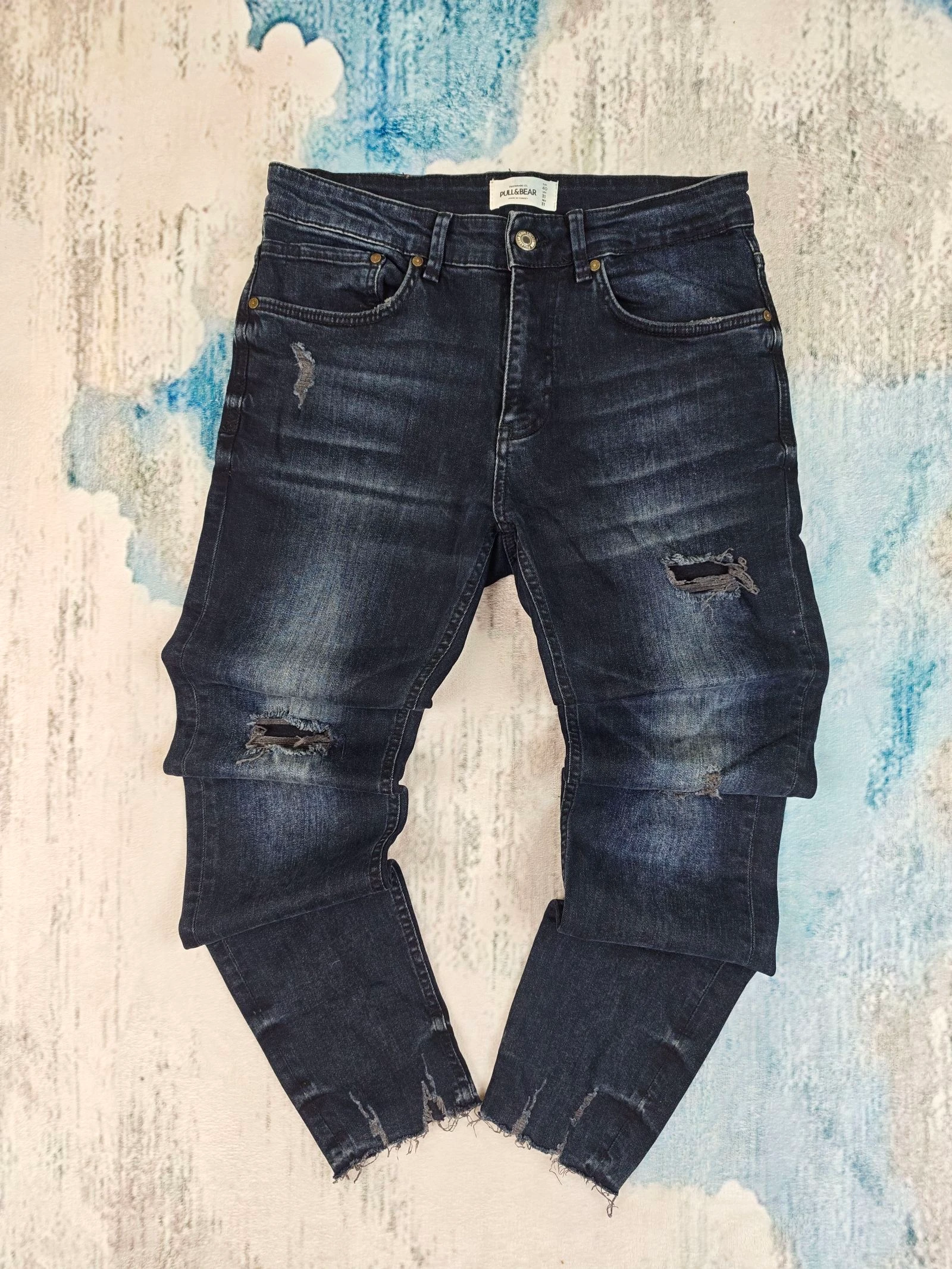 Pull&Bear Calças Skinny Ripped para Homem com Bainha Bruta e Estilo Y2K Streetwear Azul Escuro Tamanho 40 – photo 2